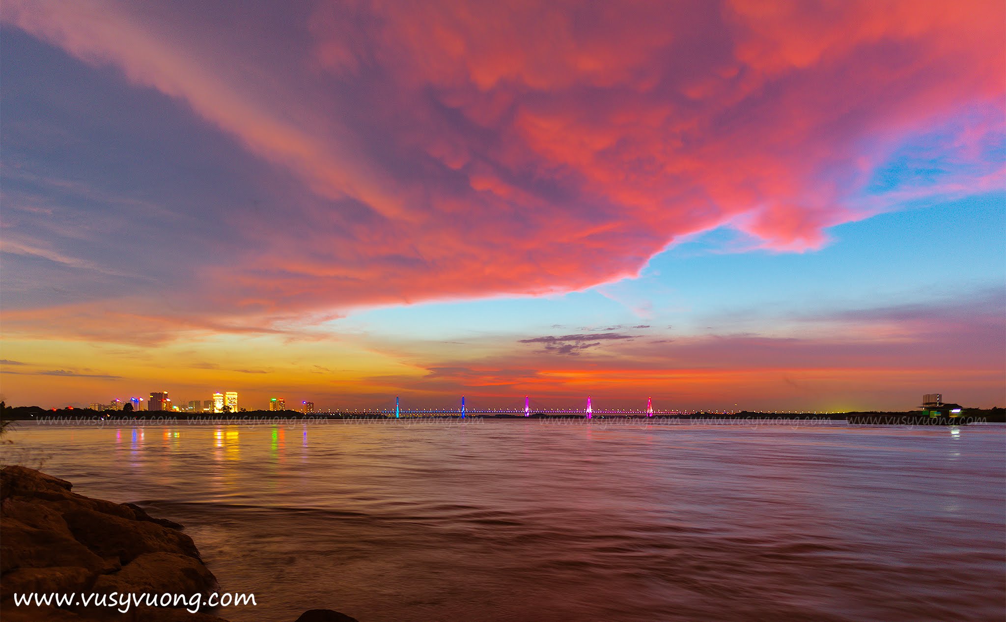 Cầu Nhật Tân, HN